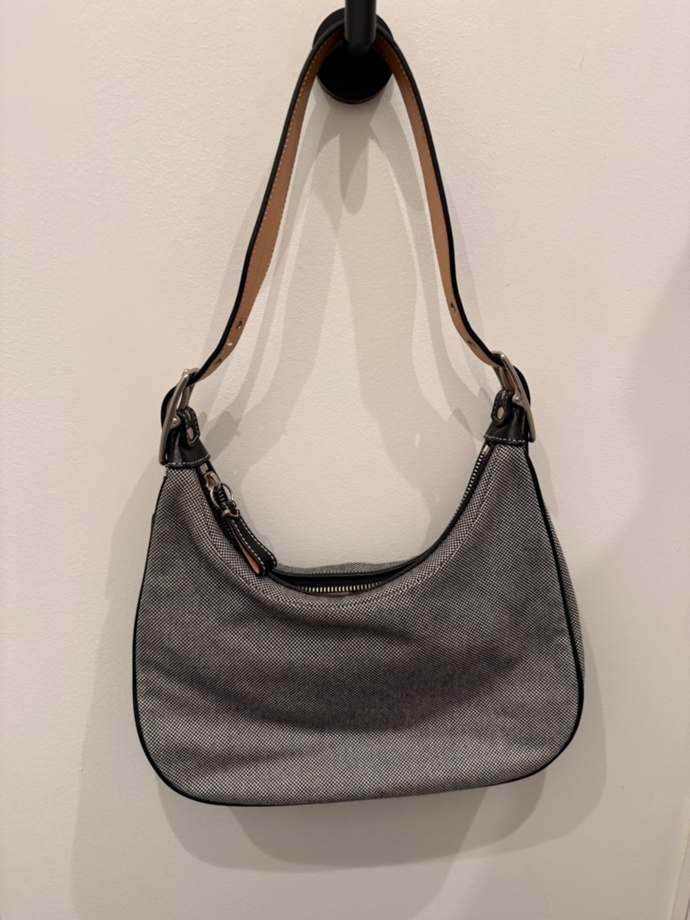 Coach shoulder bag in Black and white tweed with leather handles